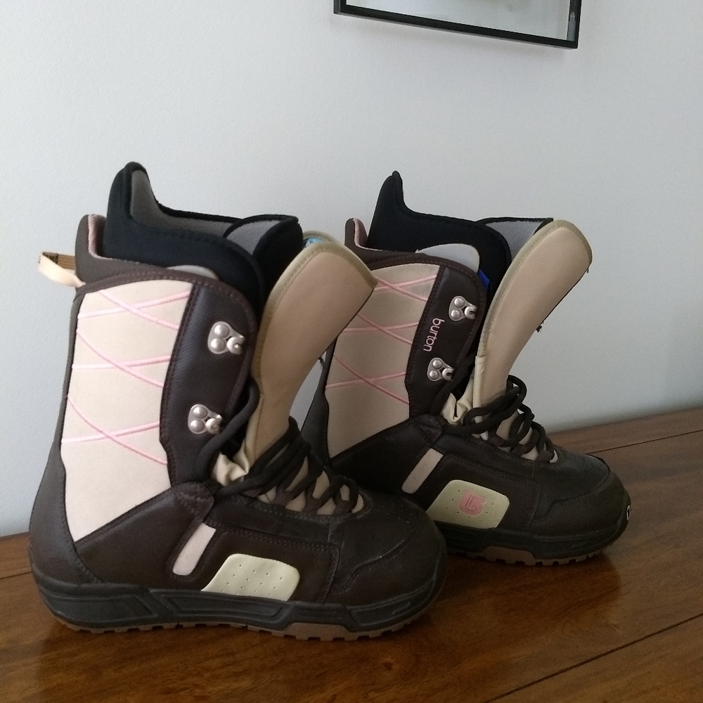 Women's Burton Snowboard Boots 8.5